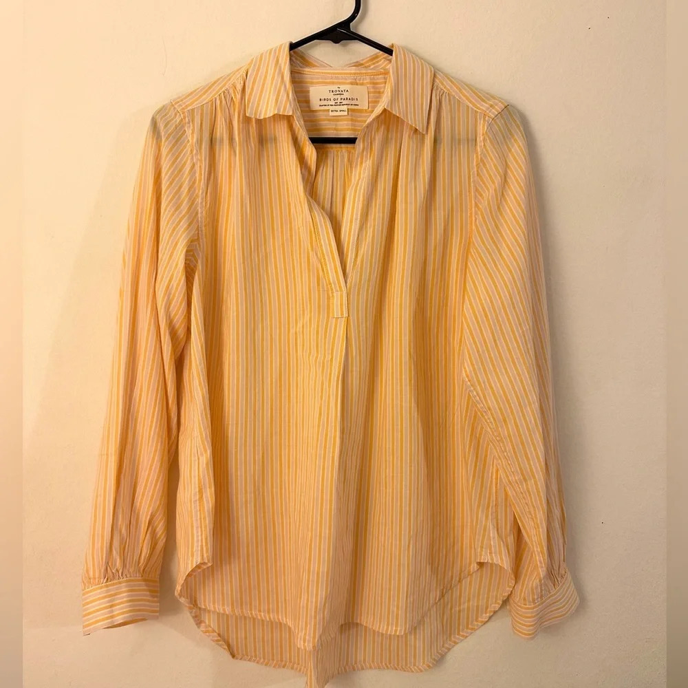 TROVATA Birds pf Paradise COURTNEY HENLEY TOP - CITRINE STRIPE XS